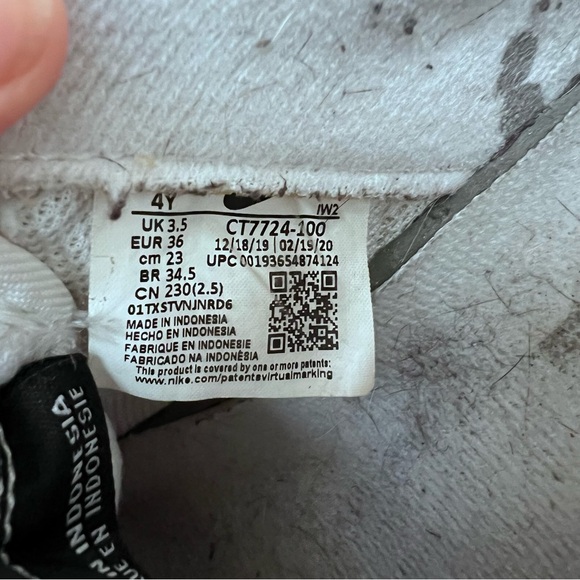 📚Nike - White with Black Swoosh Air Force One Shoes - Picture 8 of 11